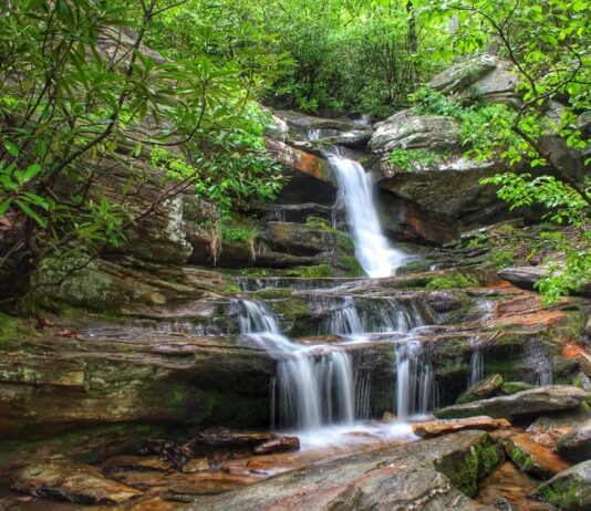 행잉 락 주립공원 (Hanging Rock State Park)