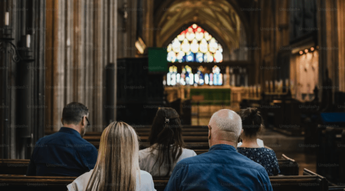 성인 절반이 종교를 떠난 한국, 왜 사람들은 교회, 신앙을 떠나는가?