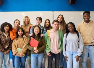 노스캐롤라이나 트랜스젠더 청소년과 공립학교 수업 관련 논란의 법안 추진