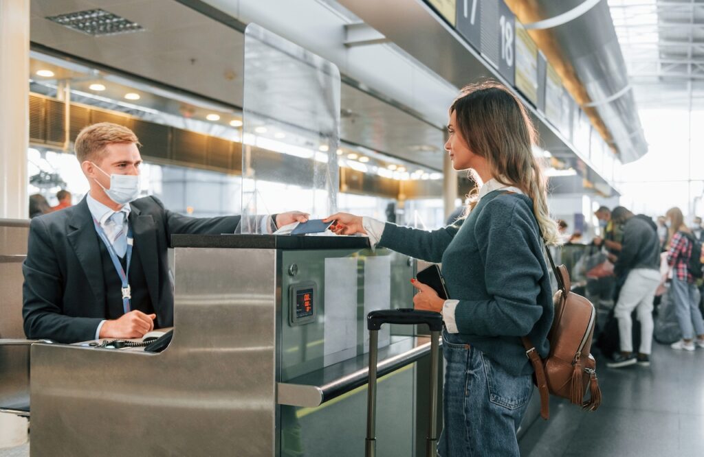 미국 입국 심사, 어디까지 알까? 범죄 이력 조회 범위와 주의사항