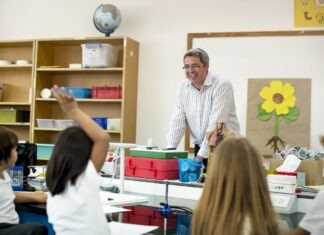 노스캐롤라이나 교사가 줄어든 학교, 아이들 수업은 괜찮을까?