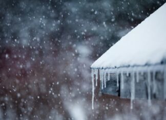 노스캐롤라이나 겨울폭풍 뒤 찾아오는 지붕 수리업체 사기 주의요망