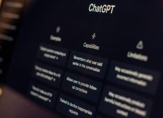 챗GPT로 정신건강 상담? 전 세계 수백만 명이 AI에 의존하는 이유 a close up of a computer screen with a menu on it