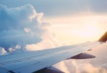 에티하드항공, 아부다비-샬롯 직항노선 개설…NC 한인의 중동 여행이 쉬워진다 aerial photography of airliner