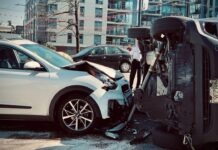 AI로 만든 가짜 사진으로 보험사기? NC 경찰이 경고하는 신종 사기 수법 a car that has crashed into another car