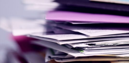 시민권 박탈 소송 40건 제기, 노스캐롤라이나 한인이 알아야 할 점 pile of printing papers