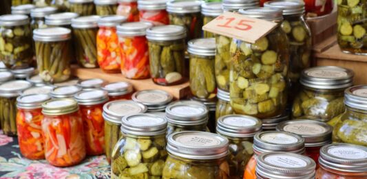 NC 피클 페스티벌 2026: 마운트올리브의 100년 전통 축제에 가족과 함께 2026년 NC 피클 페스티벌