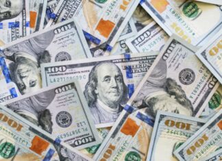 노스캐롤라이나 소득세 인하, 2027년부터 시작되는 세율 변화 100 us dollar bill