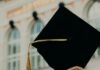 노스캐롤라이나 기회장학금 확대, 한인 기독교 학교에 미치는 영향 person holding black academic hat